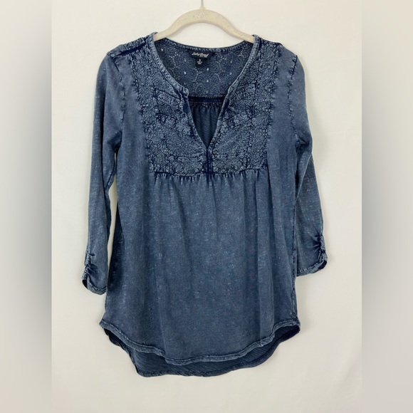 LUCKY BRAND 3/4 SLEEVE RELAXED FIT DENIM LOOK COTTON FEEL HI LO BLOUSE. … - Picture 1 of 9
